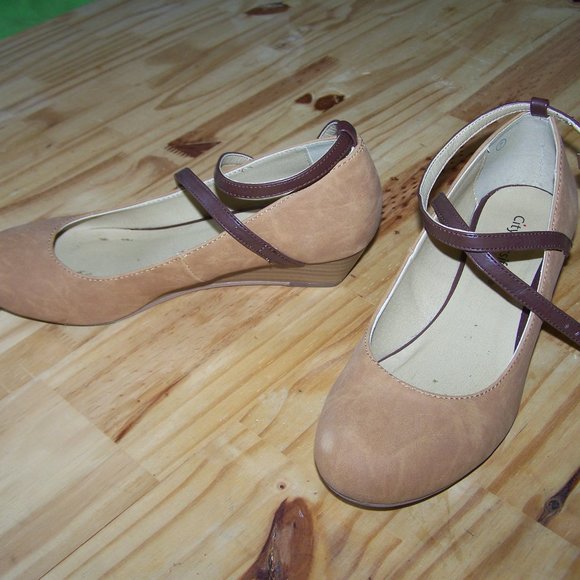 Cityclassified Shoes - City Classified Wedge Heels Sz 7